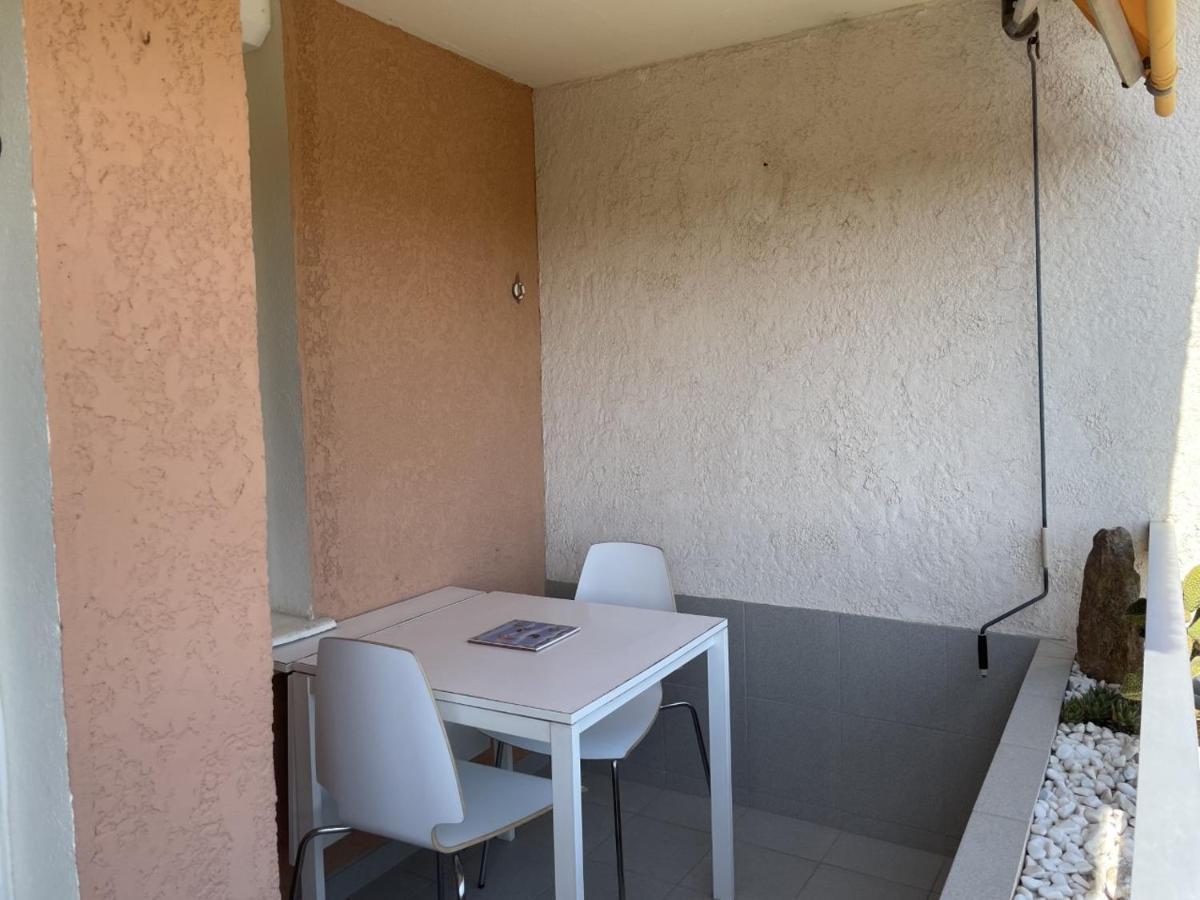 Bormes-Les-Mimosas - Appart 25M2 Avec Balcon - 4P 外观 照片