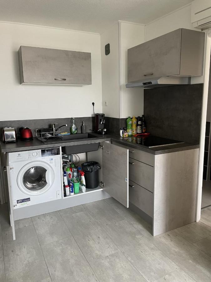 Bormes-Les-Mimosas - Appart 25M2 Avec Balcon - 4P 外观 照片